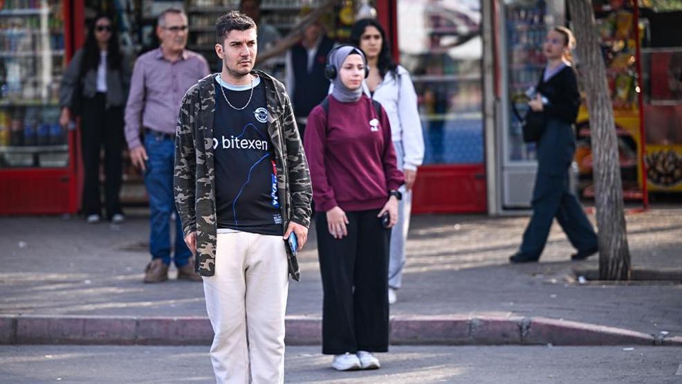 Saat 09.05te hayat durdu: Tüm Türkiye Büyük Önder Mustafa Kemal Atatürkü andı