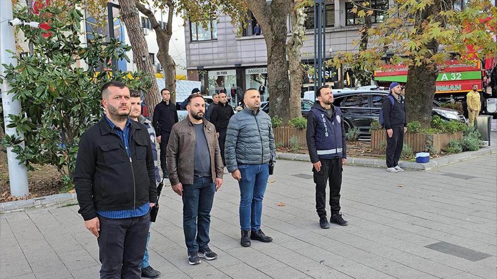 Saat 09.05te hayat durdu: Tüm Türkiye Büyük Önder Mustafa Kemal Atatürkü andı