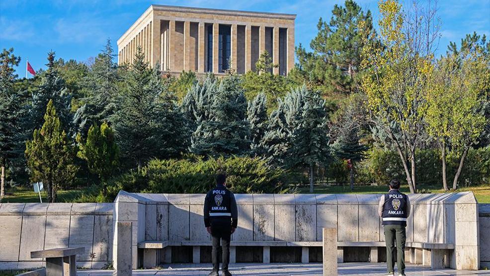 Saat 09.05te hayat durdu: Tüm Türkiye Büyük Önder Mustafa Kemal Atatürkü andı