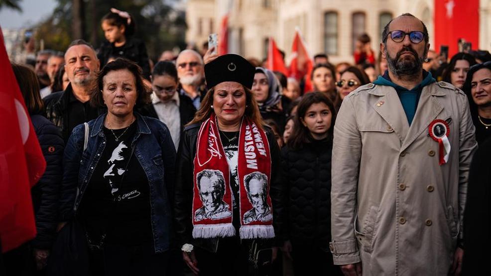 Saat 09.05te hayat durdu: Tüm Türkiye Büyük Önder Mustafa Kemal Atatürkü andı