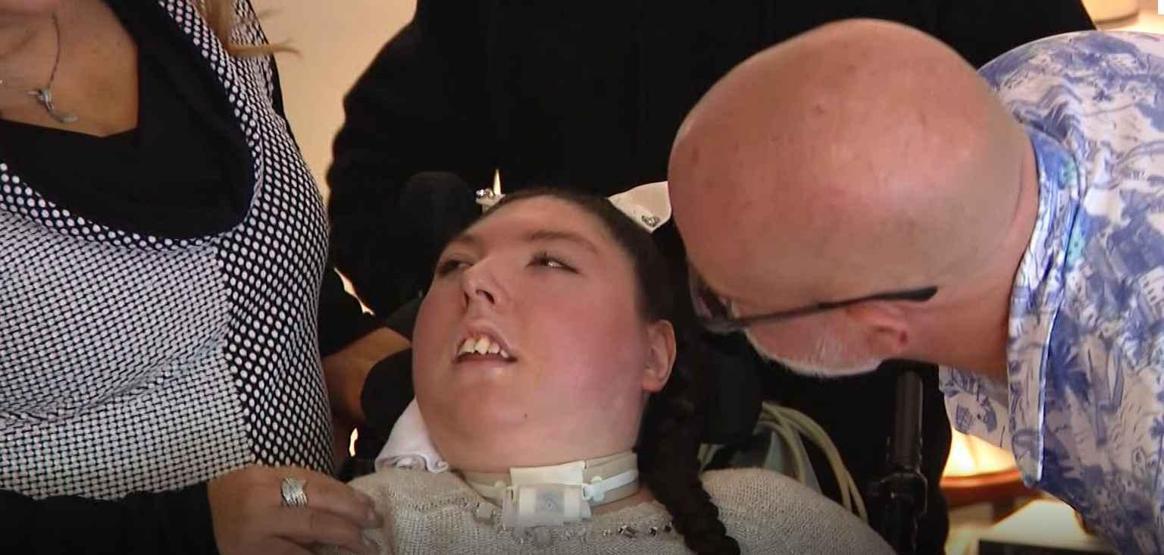 O bir savaşçı Doğuştan beyninin neredeyse tamamı yok: Doktorların 4 yıl ömür biçtiği Alex, 20 yaşında