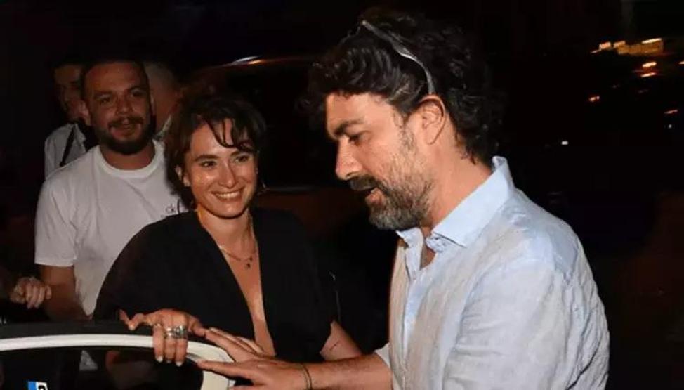 Hande Doğandemirden Olay Paylaşım... Herkes Aynı Soruyu Sordu: Evlilik Sinyali mi