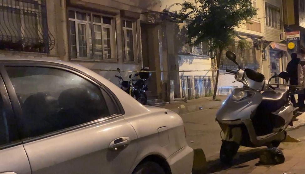 Fatihte silahlı saldırıya uğrayan kişi hayatını kaybetti