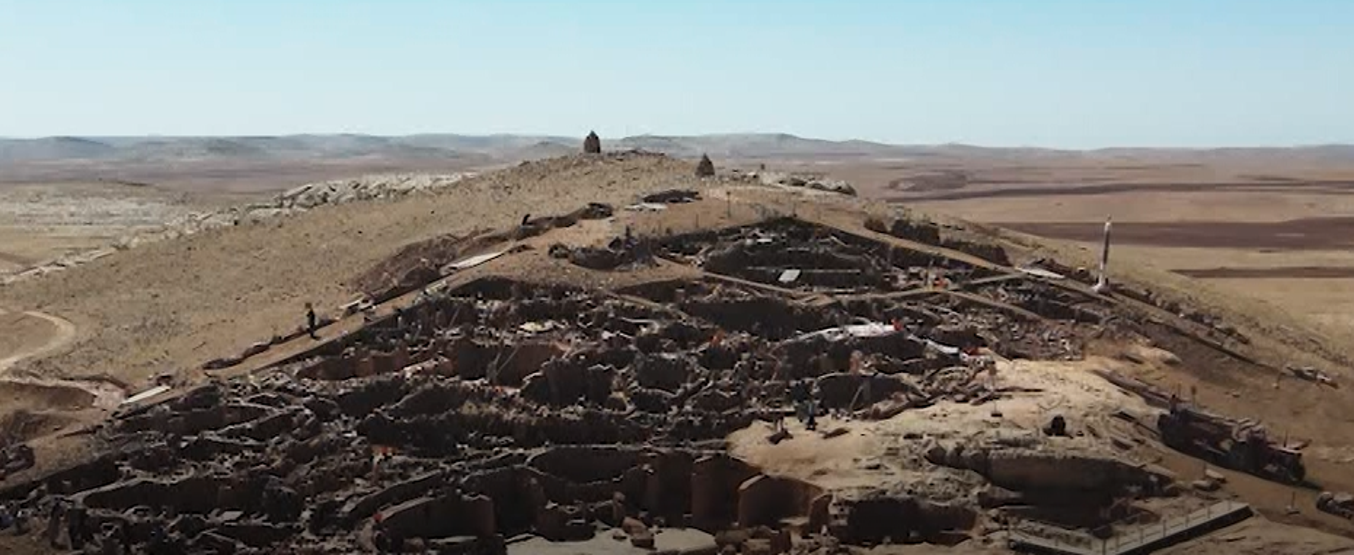 10 bin km öteden gelip Göbeklitepe ve Karahantepeyi incelediler BAŞLANGICIN SONU...