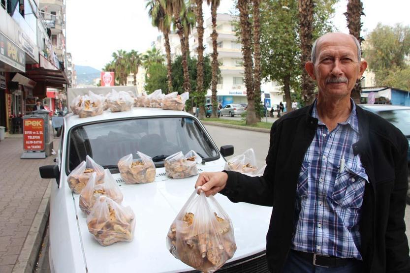 Ormanda sağanak yağmur altında kendiliğinden yetişiyor, kilogramı 350 TLden satılıyor