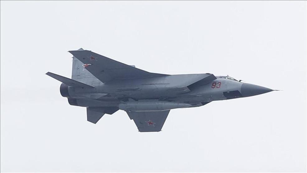 Rusya: Hipersonik füze taşıyan uçağımızı kaçıracaklardı, durdurduk