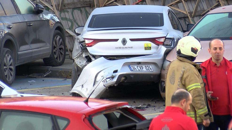 Bahçelievlerde akılalmaz kaza: 9 araca çarptı, 5 metre yükseklikten boşluğa düştü