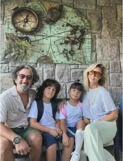 Fettah Can ve Cansu Kurtçu’nun İkizleri Büyüdü Aile İngiltere Tatilinden Kareleri Paylaştı