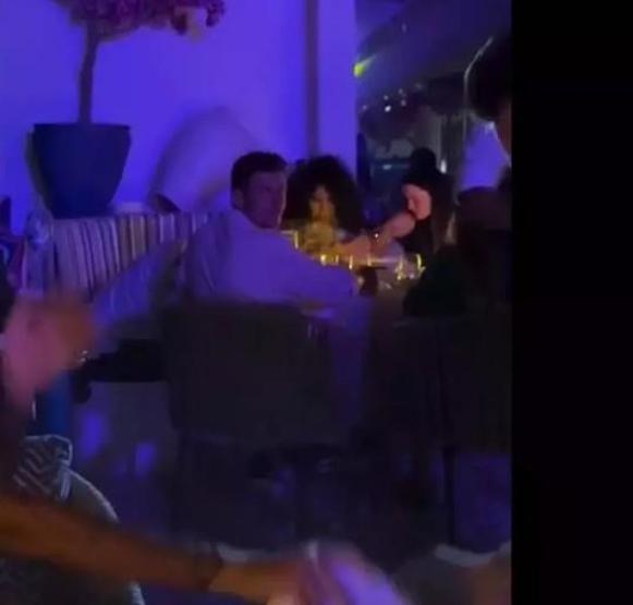 Bülent Ersoy’dan Evli Sevgilisi ve Eşiyle Yemeğe Çıktı İddialarına Sert Tepki: “Tamamen Uydurma”