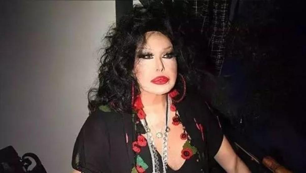 Bülent Ersoy’dan Evli Sevgilisi ve Eşiyle Yemeğe Çıktı İddialarına Sert Tepki: “Tamamen Uydurma”