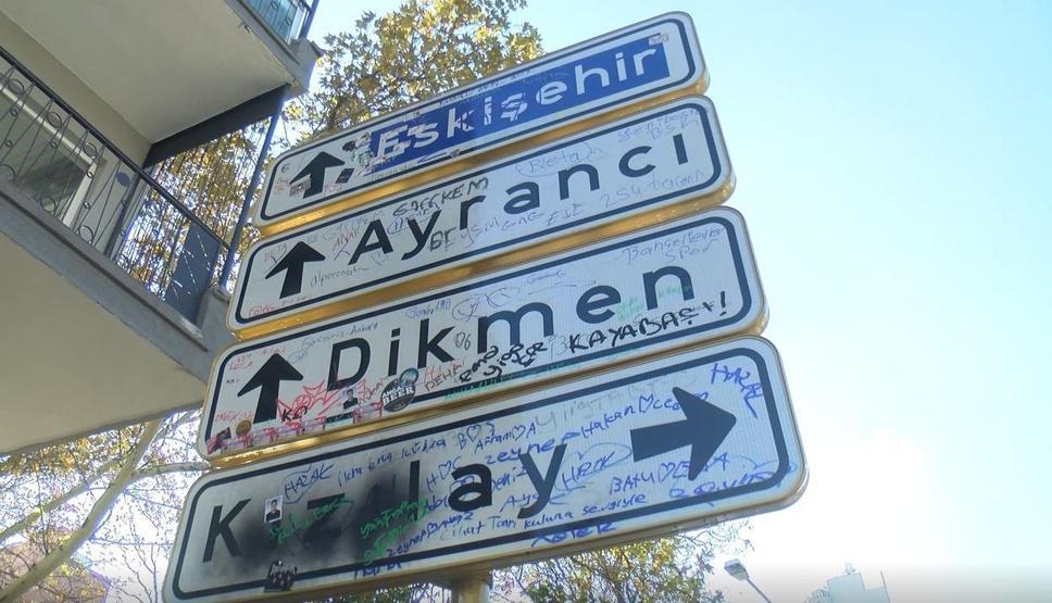 Önünde uzun kuyruklar olmuştu Kızılay tabelası, 3üncü kez yenilendi