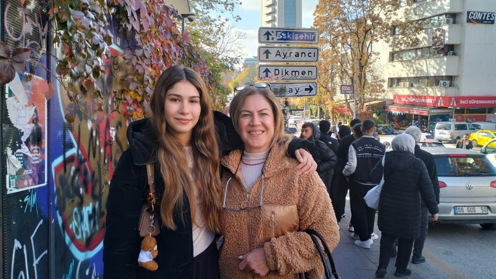 Önünde uzun kuyruklar olmuştu Kızılay tabelası, 3üncü kez yenilendi