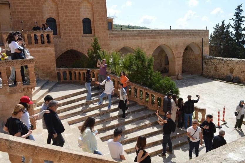 UZAK ŞEHİR Etkisi: Mardin Turizmde Rekor Kırdı: 10 Ayda 3,5 Milyon Ziyaretçi