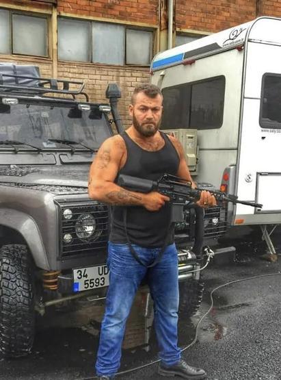 Beyzbol sopasıyla darp Oyuncu Bahadır Ünlüden çalışanına korkunç şiddet: Gözaltına alındı