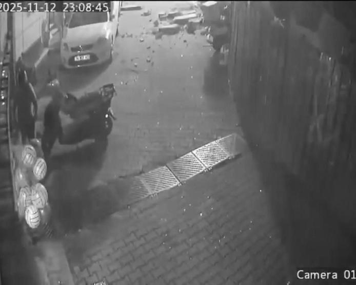 Kağıthanedeki patlamadan yeni görüntüler: Ne oluyor, yangın çıktı