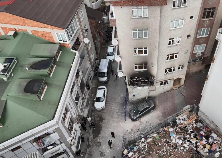 Kağıthanedeki patlamadan yeni görüntüler: Ne oluyor, yangın çıktı