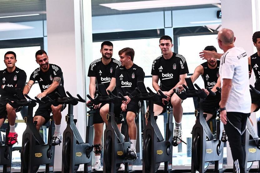 Beşiktaş, günün ilk antrenmanını yaptı