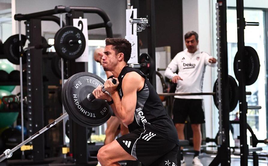 Beşiktaş, günün ilk antrenmanını yaptı