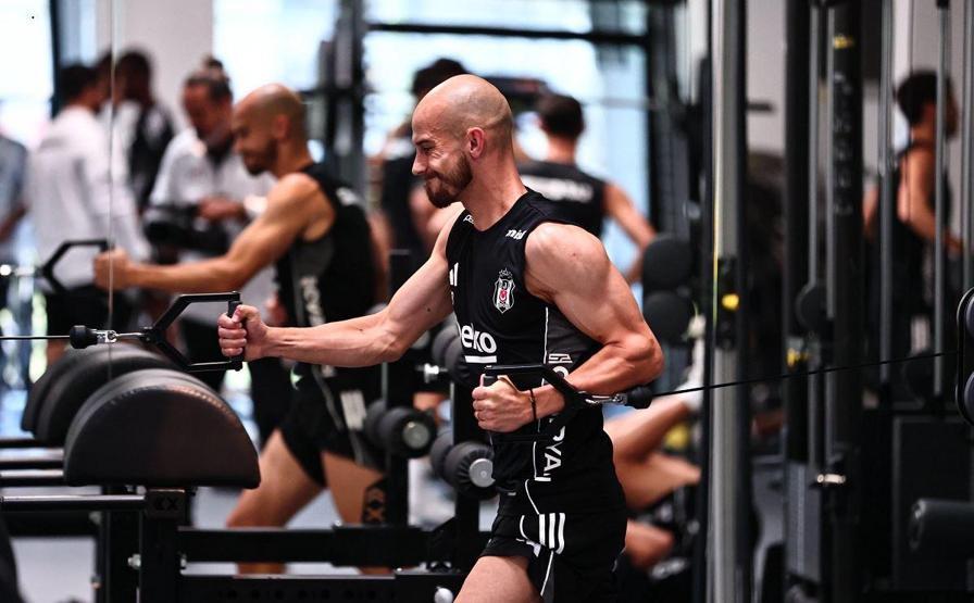 Beşiktaş, günün ilk antrenmanını yaptı