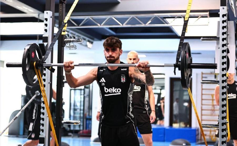 Beşiktaş, günün ilk antrenmanını yaptı