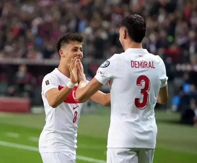 TÜRKİYE - BULGARİSTAN MAÇI CANLI İZLE ŞİFRESİZ | ŞİFRESİZ MİLLİ MAÇ HEYECANI TV8 Türkiye-Bulgaristan maçı canlı izleme bilgisi