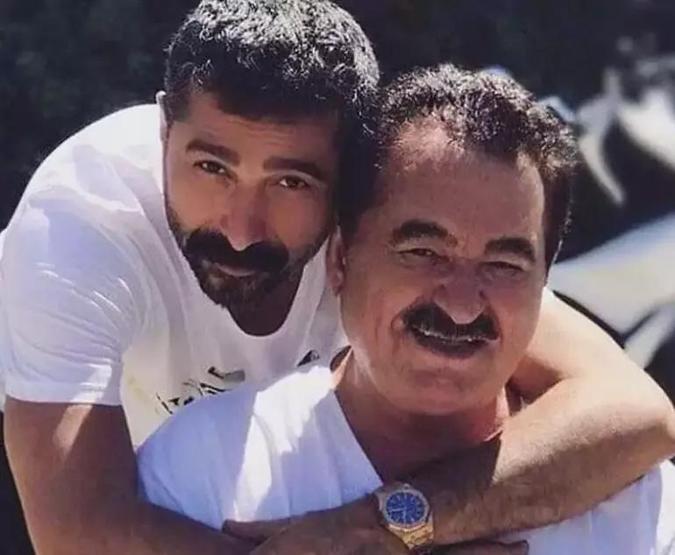 Kavga Bitmiyor Ahmet Tatlısesten Babasına Olay Gönderme