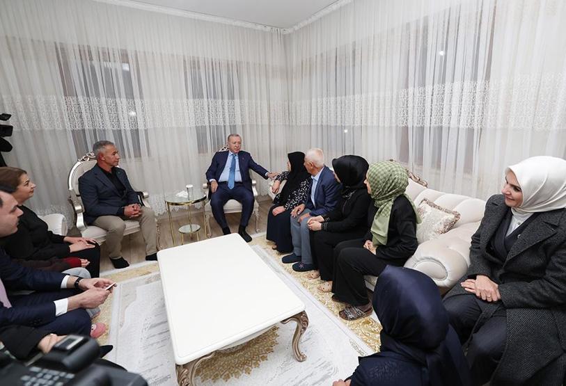 Cumhurbaşkanı Erdoğandan Adıyamanda köy evlerinde aile ziyareti