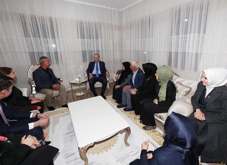 Cumhurbaşkanı Erdoğandan Adıyamanda köy evlerinde aile ziyareti