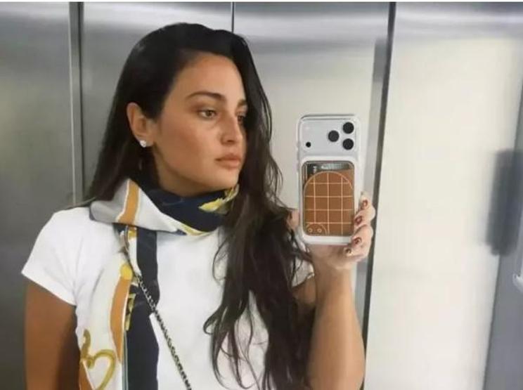 Melisa Ural’dan aile pozu: Hakan Ural, Engincan Ural ve minik Lina birlikte gezmede