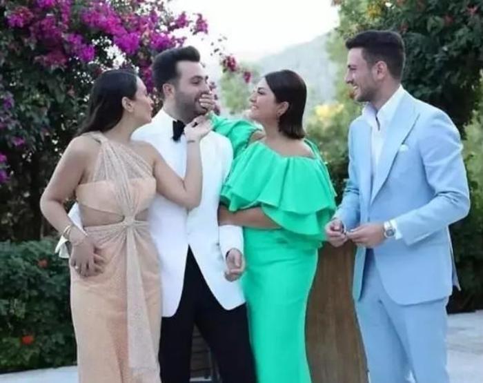 Melisa Ural’dan aile pozu: Hakan Ural, Engincan Ural ve minik Lina birlikte gezmede