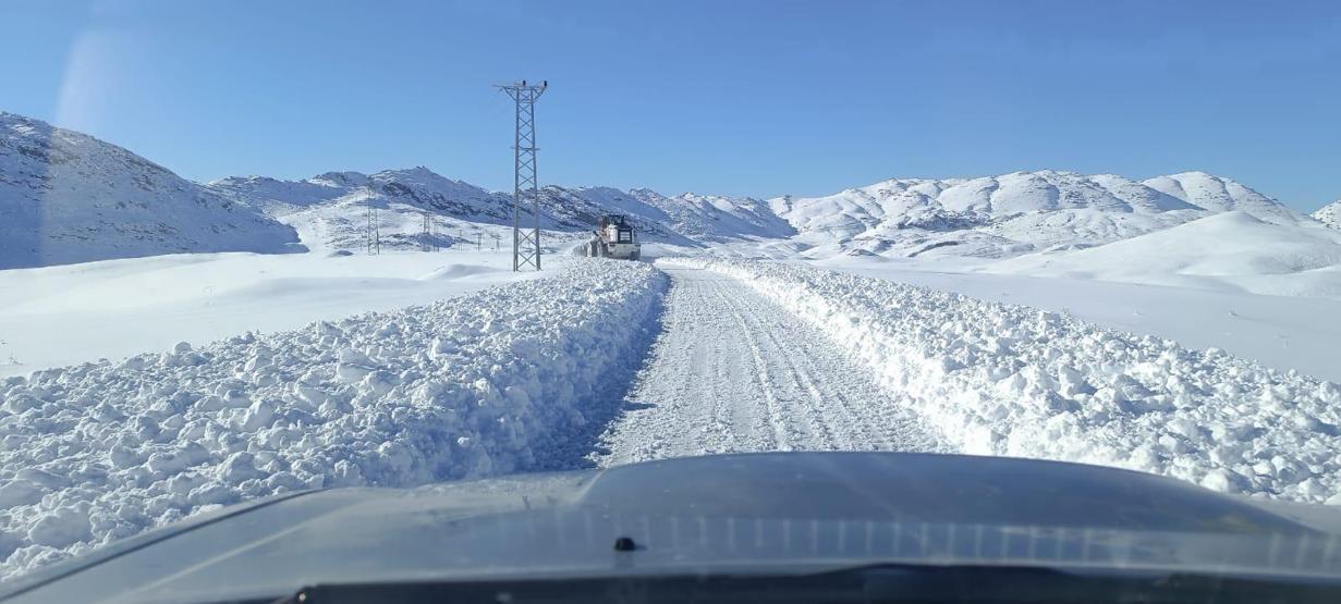Kar erken bastırdı, kalınlığı bir metreyi aştı
