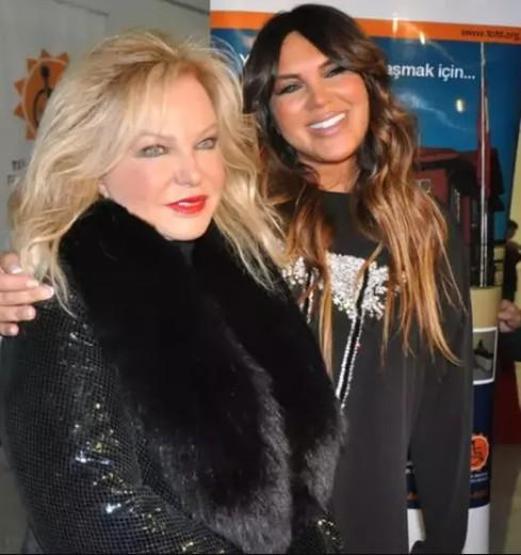 Seren Serengil’den üzücü haber: Annesi Nevin Teoman yoğun bakımda