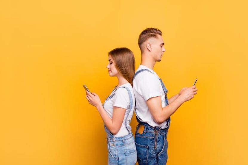 Yeni düşman bulundu Gözü ne eşini ne de çocuğunu görüyor: PHUBBİNG