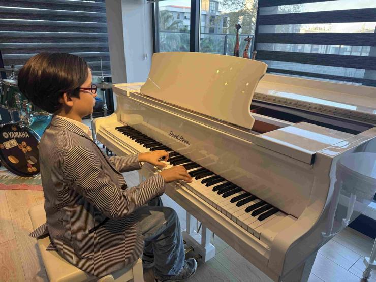 Pandemide yeteneği keşfedildi, 10 yaşında lise diplomasını aldı: Samsunlu ‘mutlak kulak’ Yusufhan’dan büyük başarı…