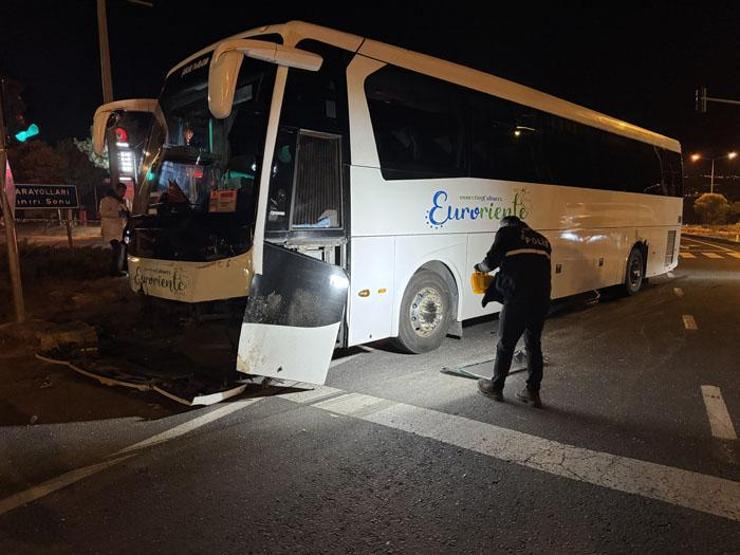 Nevşehirde feci kazada kişi hayatını kaybetti Otomobil bu hale geldi