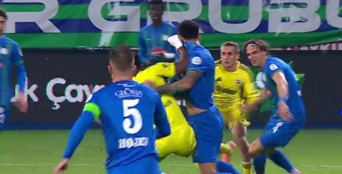 Ç. Rizespor - Fenerbahçe maçının tartışmalı pozisyonları incelendi: Hakemin kararları hatalı...
