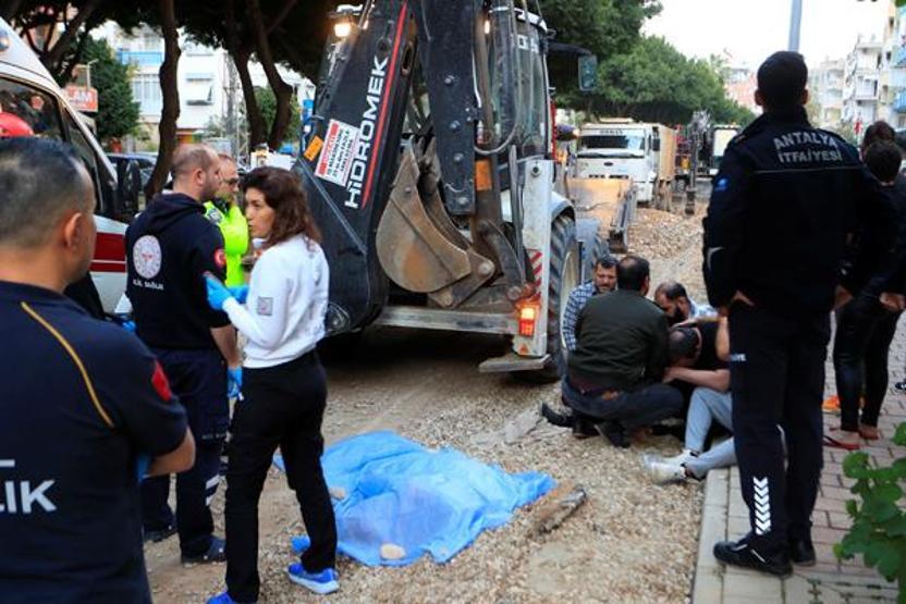 Ekmek almaya giden yaşlı adam kepçenin altında can Verdi