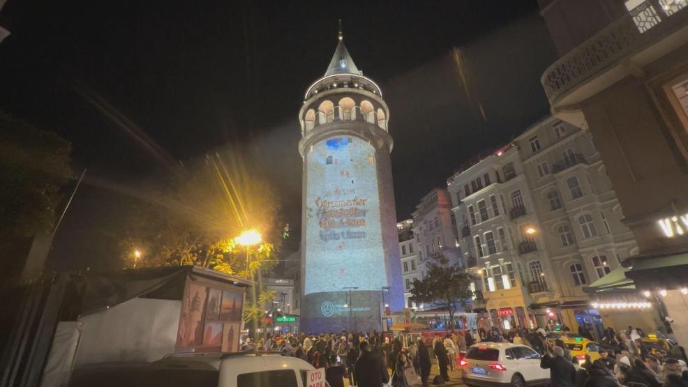 Öğretmenler Günü nedeniyle Galata Kulesinde ışık gösterisi