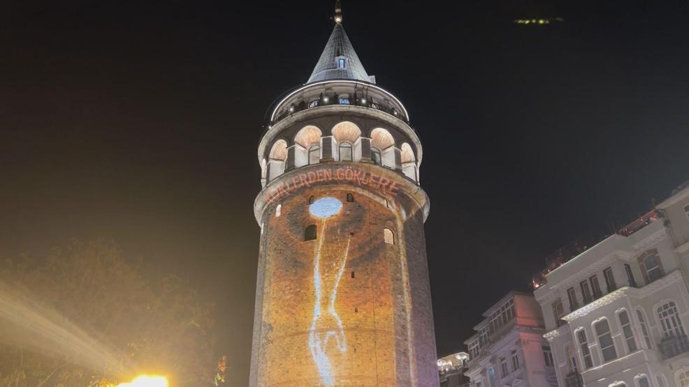 Öğretmenler Günü nedeniyle Galata Kulesinde ışık gösterisi