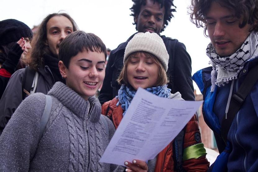 Venedik kapılarını Greta Thunberg’e kapattı Büyük Kanal yeşile boyanınca, kente girişi yasaklandı...