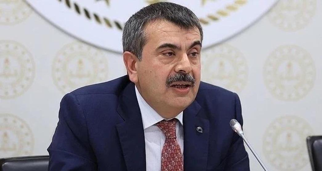 OKULLARDA ARA TATİL KALKIYOR MU İlkokul, ortaokul ve liselerde ara tatil kalkacak mı Bakan Tekin: Velilerden çok talep geliyor...