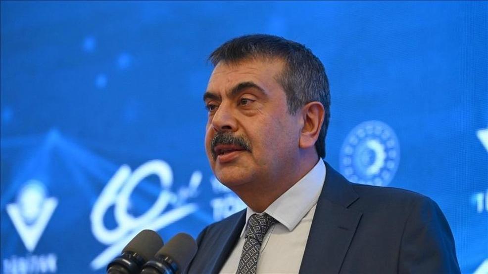 OKULLARDA ARA TATİL KALKIYOR MU İlkokul, ortaokul ve liselerde ara tatil kalkacak mı Bakan Tekin: Velilerden çok talep geliyor...