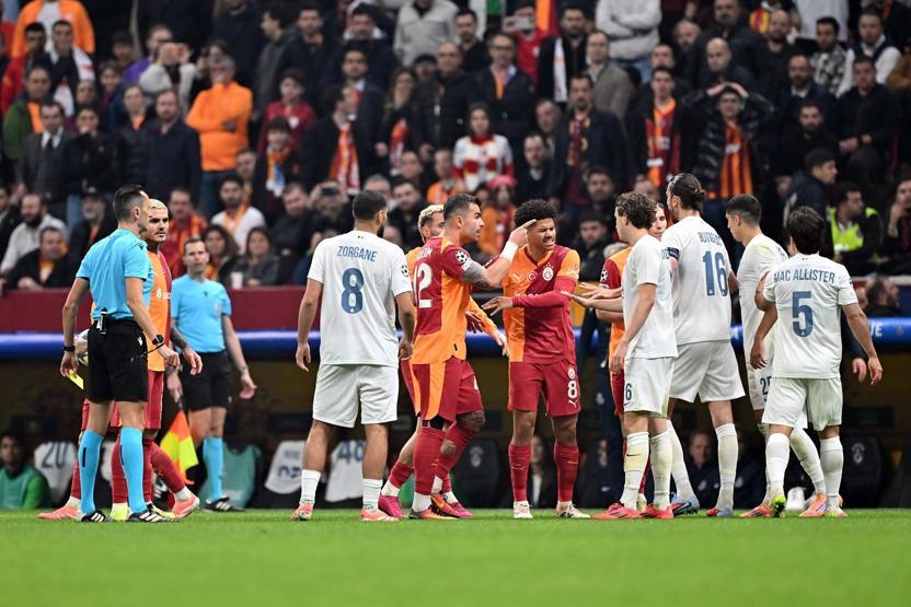 Galatasarayın yıldızına eleştiri: Artık lüks değil, yük