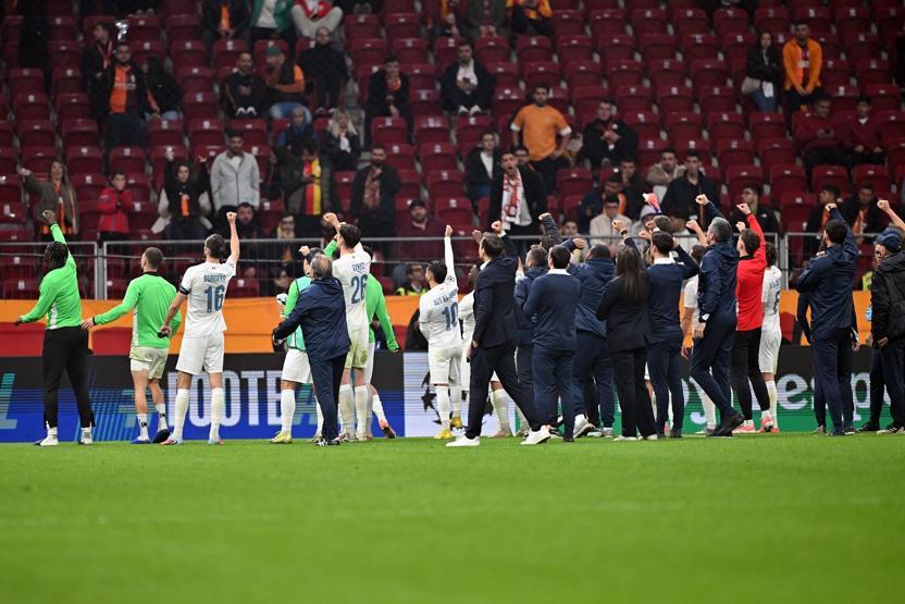 Galatasarayın yıldızına eleştiri: Artık lüks değil, yük