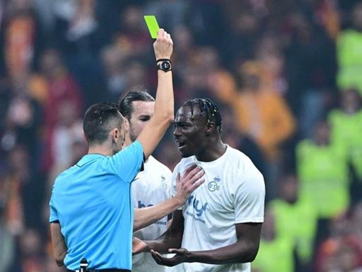 Galatasarayın yıldızına eleştiri: Artık lüks değil, yük