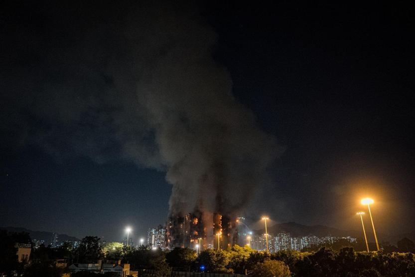 Hong Kongda yangın faciası 36 ölü, çaresiz bekleyiş sürüyor