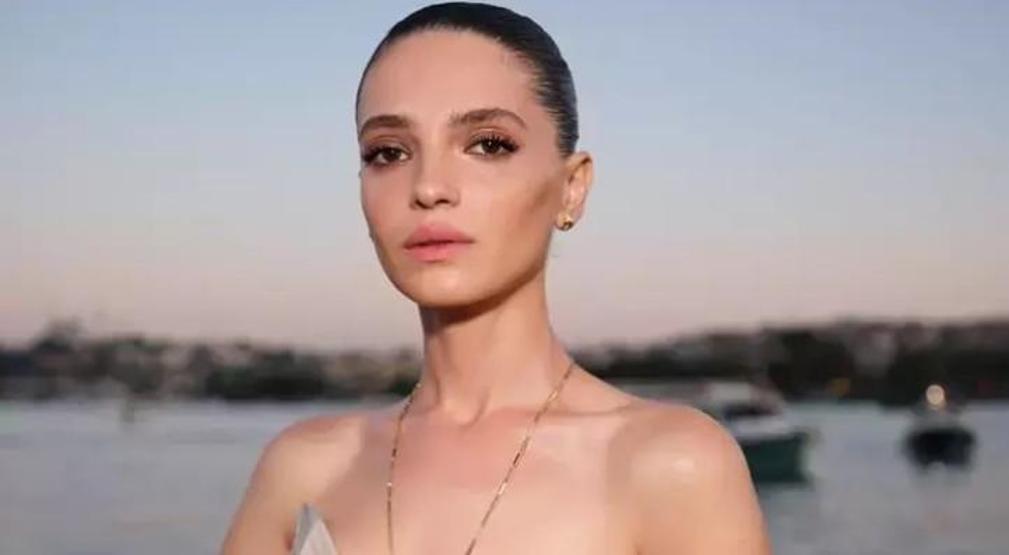 Amsterdam’da Doğum Günü Sürprizi Şifanur Gül’e Romantik Evlilik Teklifi