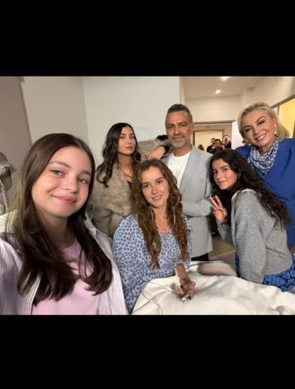 SIRLAR EKRANDA, KAHKAHA SETTE