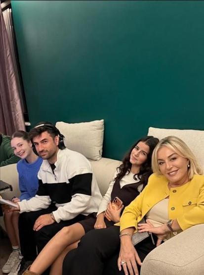 SIRLAR EKRANDA, KAHKAHA SETTE