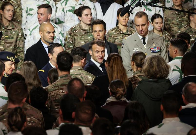 Macron askeri üste duyurdu: Fransa gönüllü askerlik uygulamasını başlatıyor Hızlanan tehditler vurgusu...